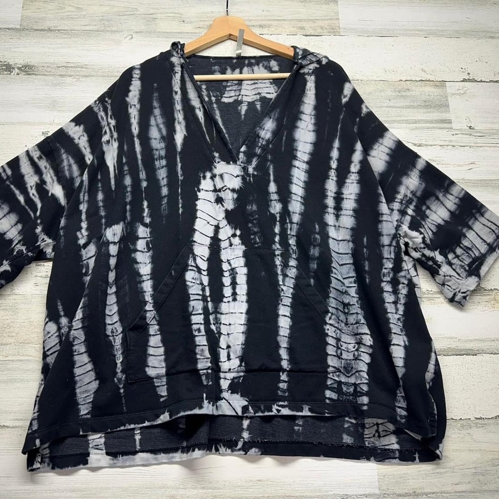 Mono B top